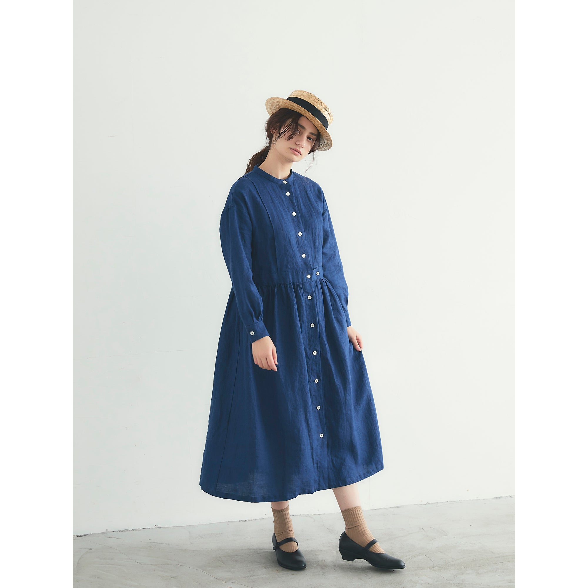 MAGALI 天日干しリネンタックギャザーワンピース　アンバー MAGALI 天日干しリネンタックギャザーワンピース アンバー